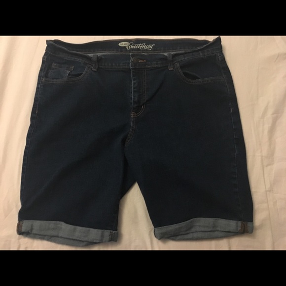Old Navy Pants - Old Navy Sweetheart denim shorts size 16